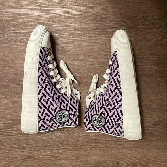 Versace La Greca Men's
Split Leather High-Top
Sneakers Size 44 EU / 11
US Multi - Picture 2 of 14